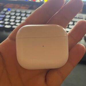 Apple White Wireless Earbuds Charging Case